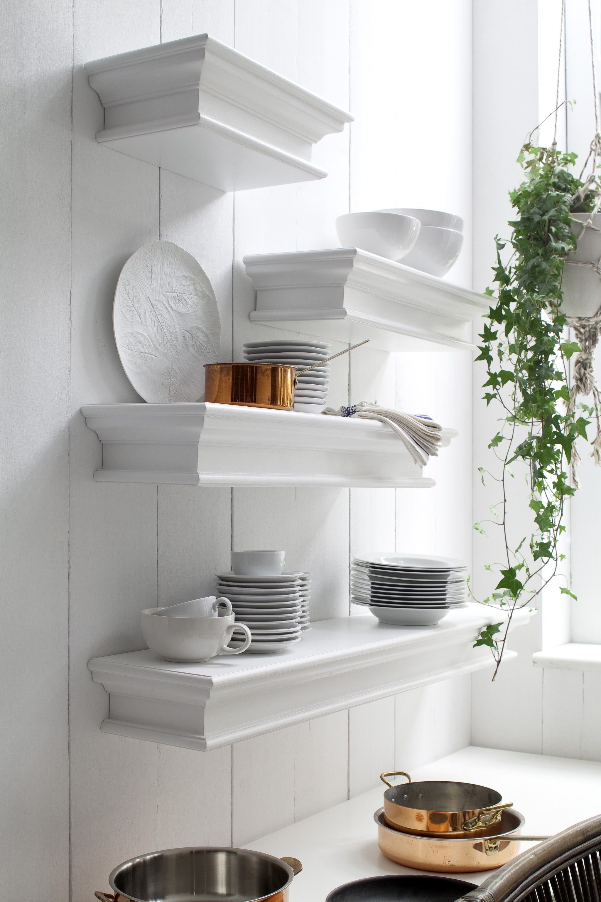 Classic White Floating Wall Shelf 23"