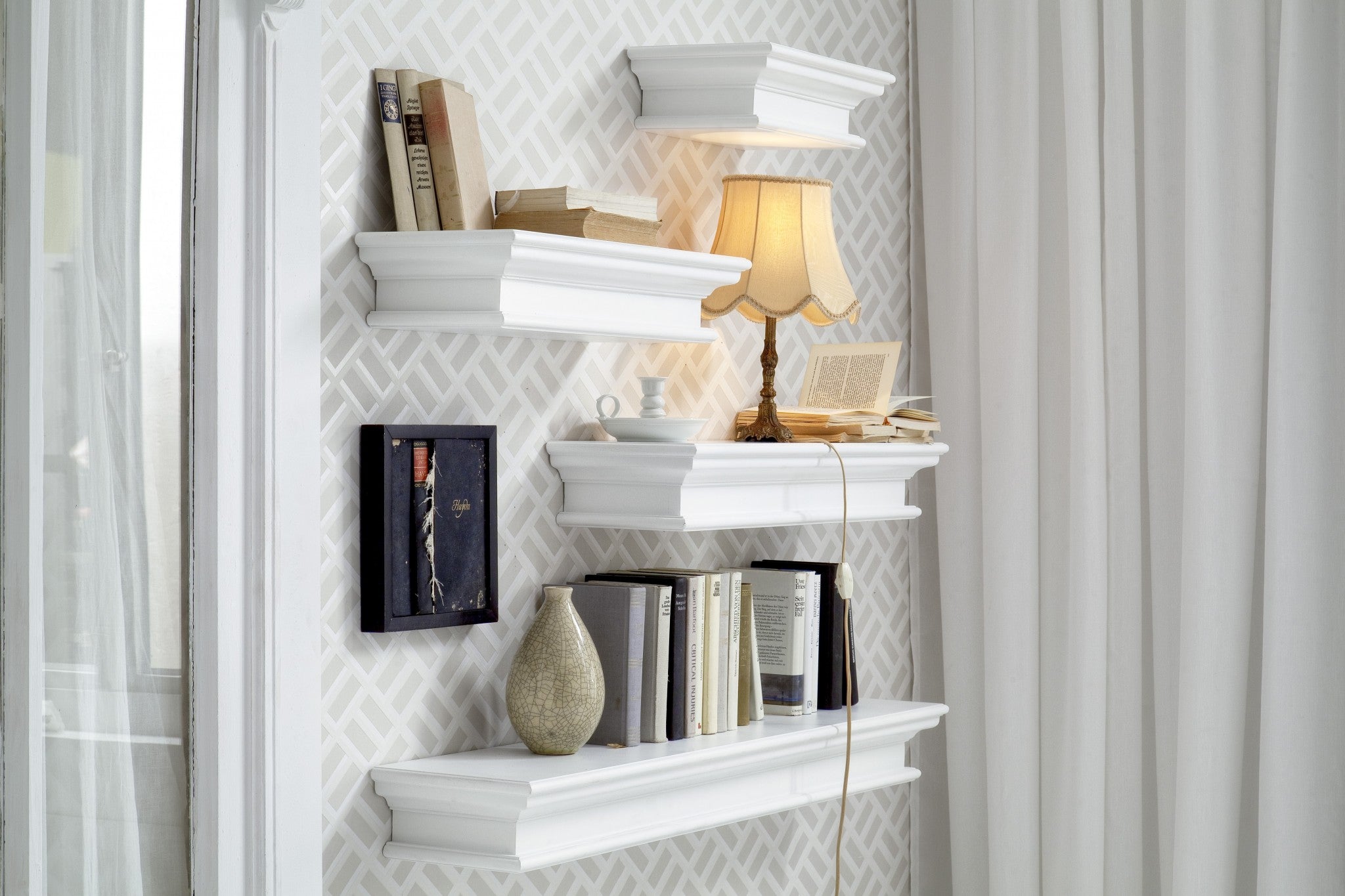 Classic White Floating Wall Shelf 23"